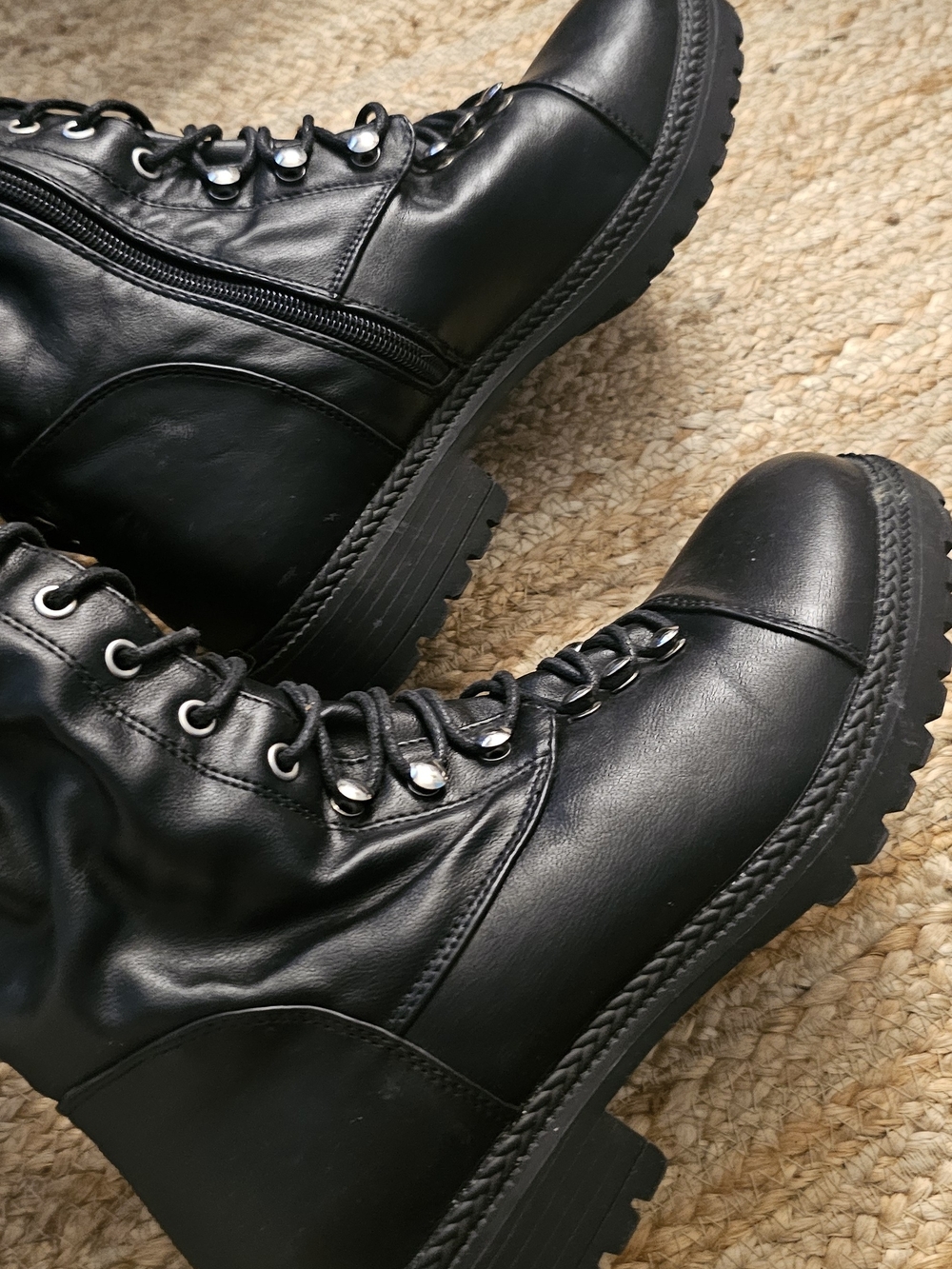 Black Lace-Up Knee-High Combat Boots - Women - Picture 5 of 10